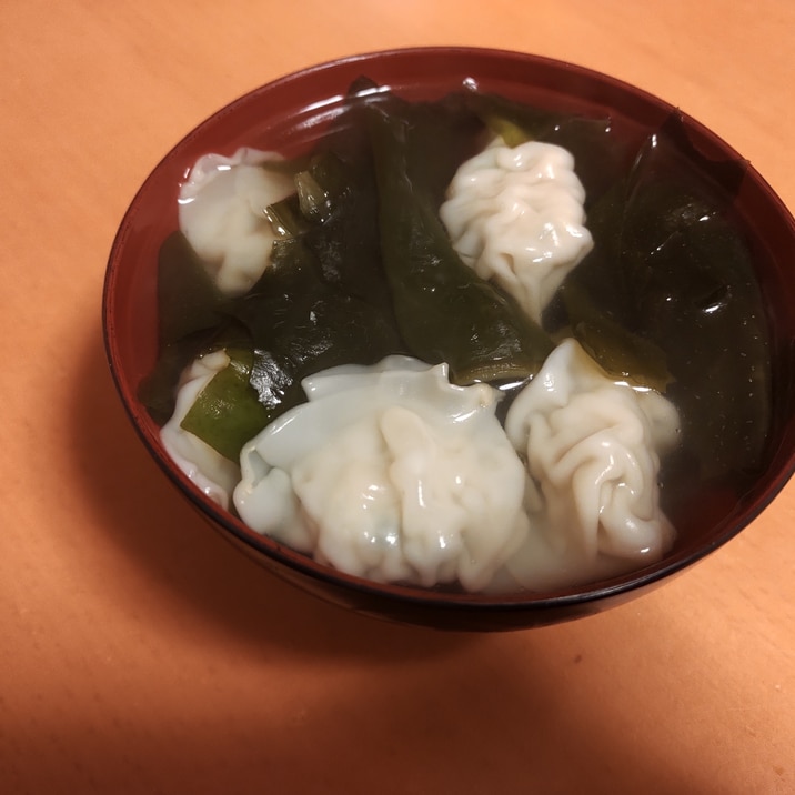 水餃子のわかめスープ